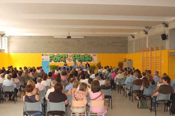 Imatge del gimnàs de l'Institut Fort Pius, on s'ha celebrat l'acte.